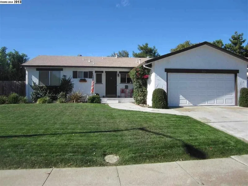 1121 Monterey Dr, Antioch, CA 94509-4617