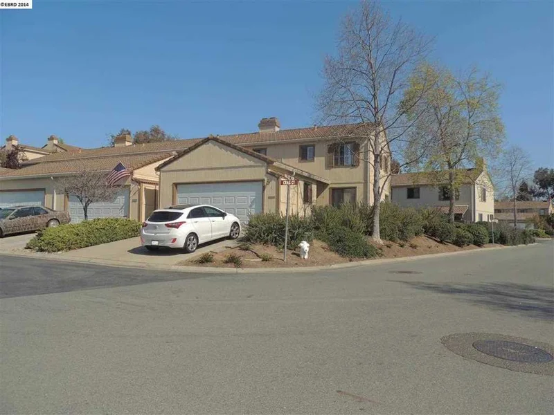 1 Crag Ct, Hercules, CA 94547-1403