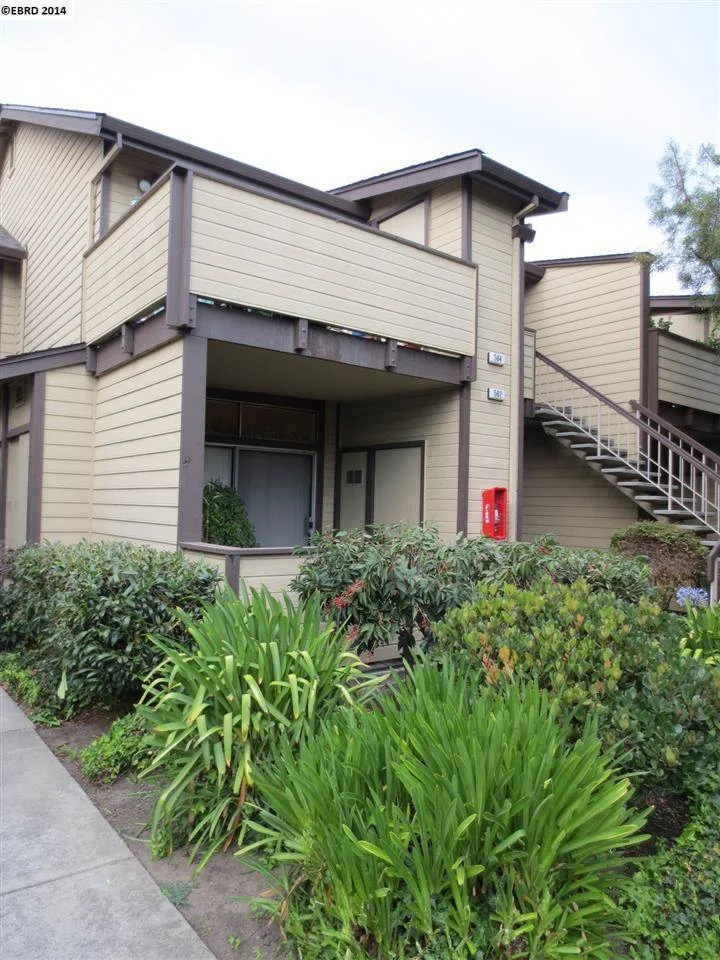 562 Sterling Dr, San Leandro, CA 94578-4168