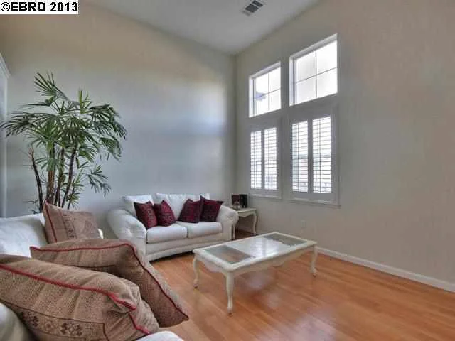 124 Santa Ana St, San Pablo, CA 94806-5048