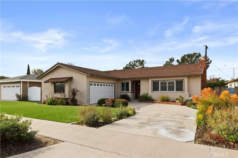 880 Lynn, Orange, CA 92867