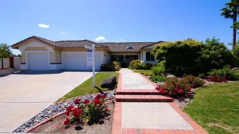 622 Cantara Ln, Vista, CA 92081