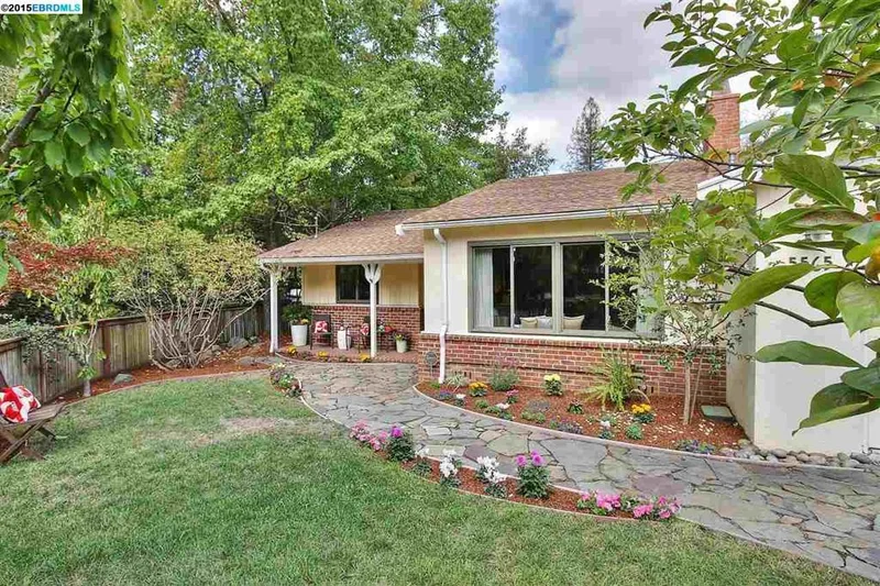 5565 Florence Terrace, Oakland, CA 94611-2055