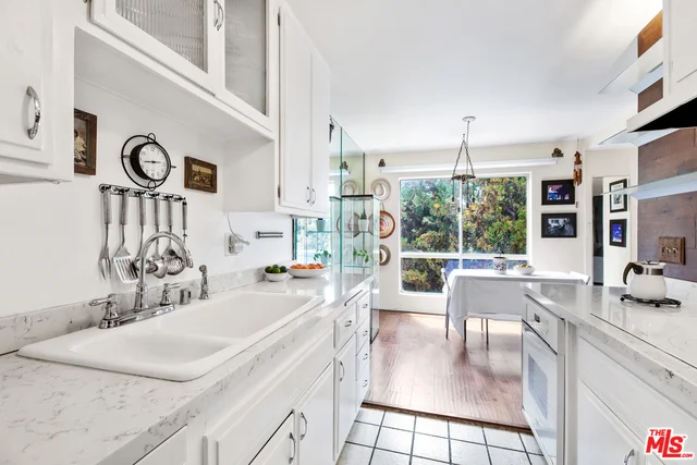 1023 Hancock #215, West Hollywood, CA 90069