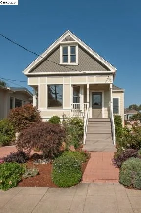 5243 Locksley Ave, Oakland, CA 94618-1040