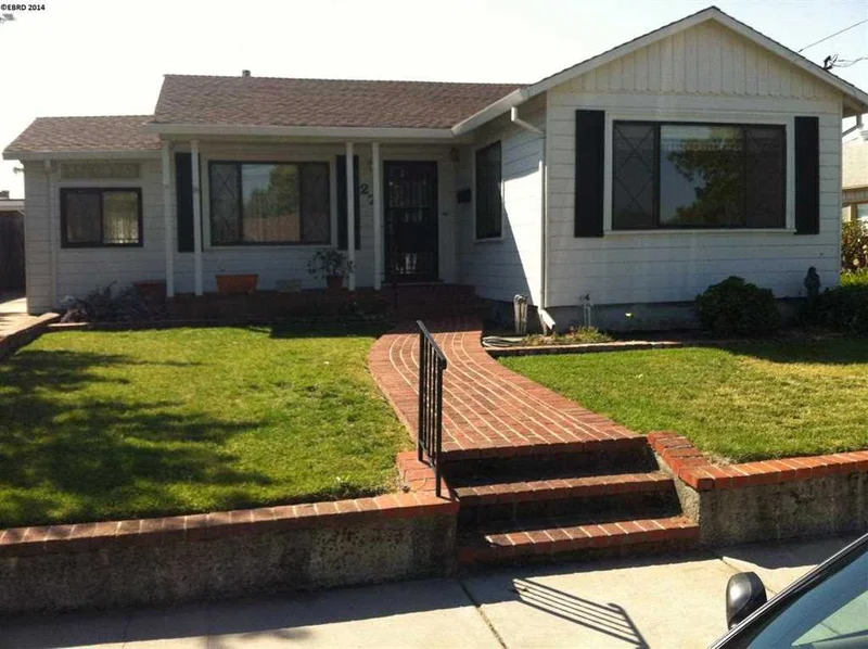 27 Park Ln, Antioch, CA 94509-2321