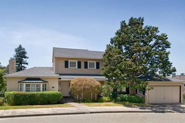 1015 Park Ln, Oakland, CA 94610-1124