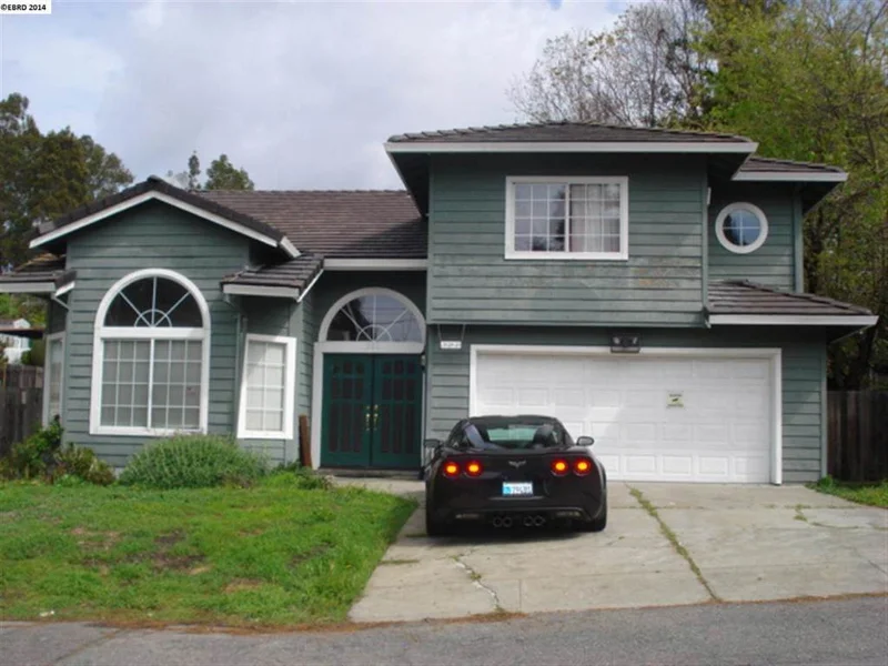 301 Ash Ln, El Sobrante, CA 94803-1455