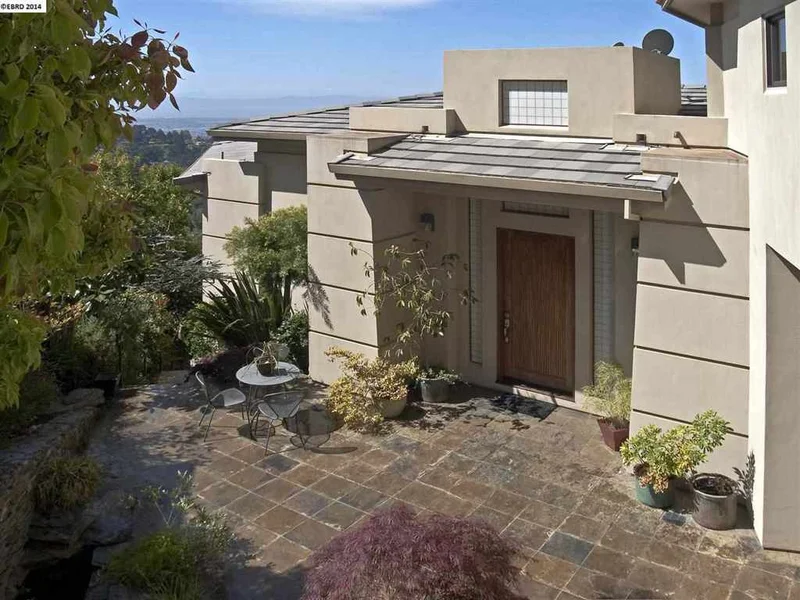 117 Diablo Dr, Oakland, CA 94611-1145