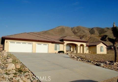 8879 Mesquite, Apple Valley, CA 92308