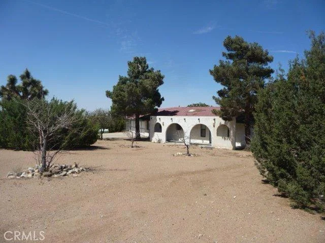 7927 Oak Hill Rd, Oak Hills, CA 92344