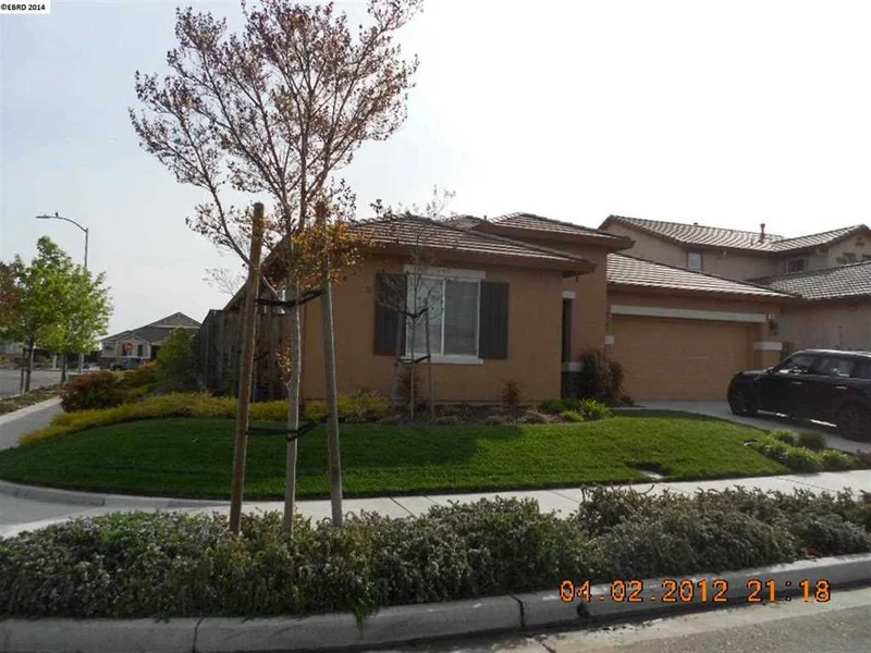1018 Clear Lake Dr, Oakley, CA 94561