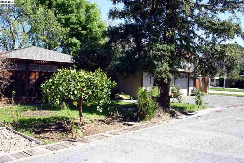 1862 Scott Rd, Concord, CA 94519-1735