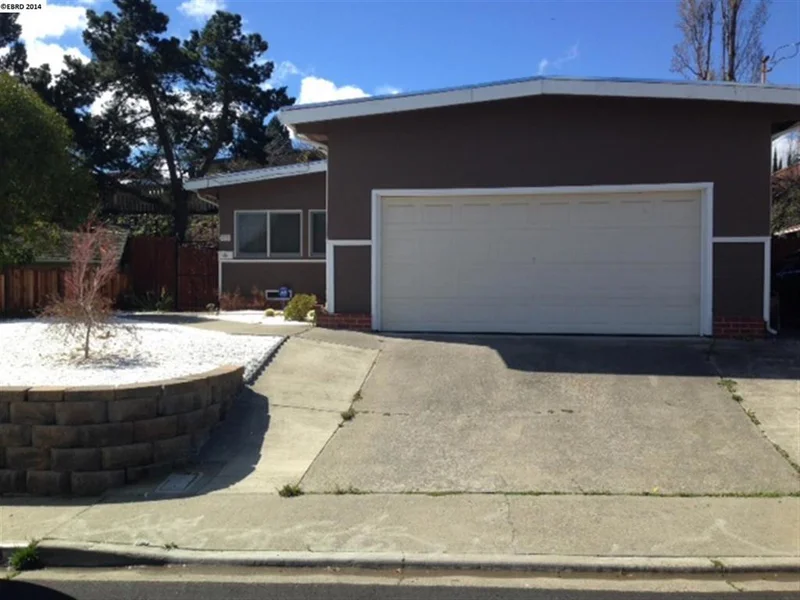 2733 Oharte Rd, San Pablo, CA 94806-1429