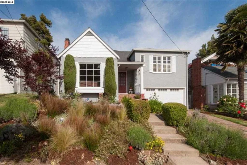4320 Atlas Ave, Oakland, CA 94619-1635