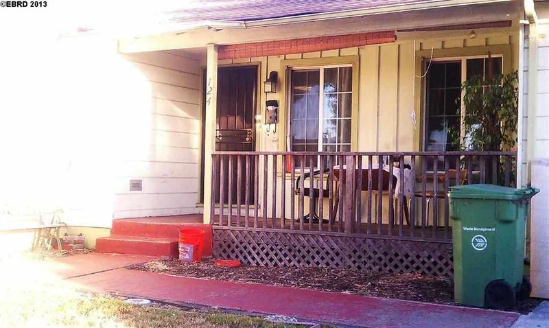 124 Ghormley Ave, Oakland, CA 94603-2051