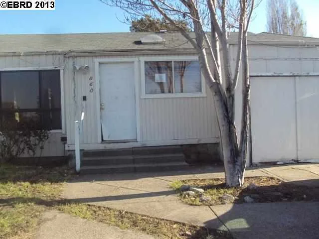 860 Amador St, Richmond, CA 94805-1106