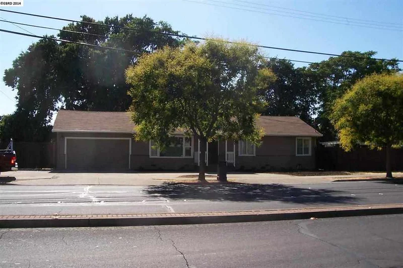 1041 Oak Grove Rd, Concord, CA 94518
