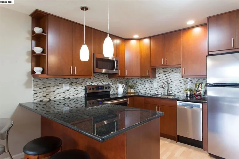 425 Orange St #305, Oakland, CA 94610-2924