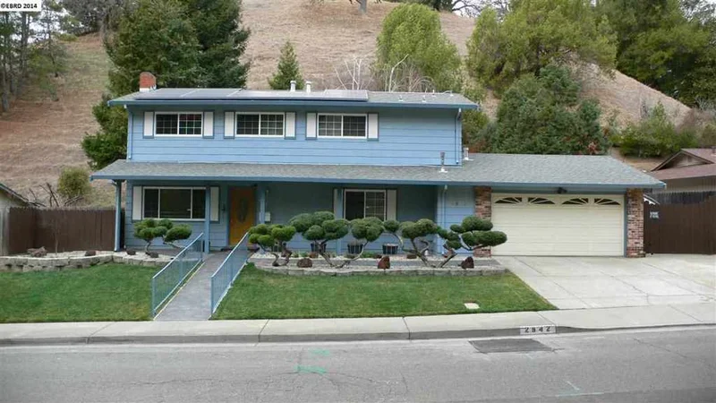 2942 Simas Ave, Pinole, CA 94564-1133