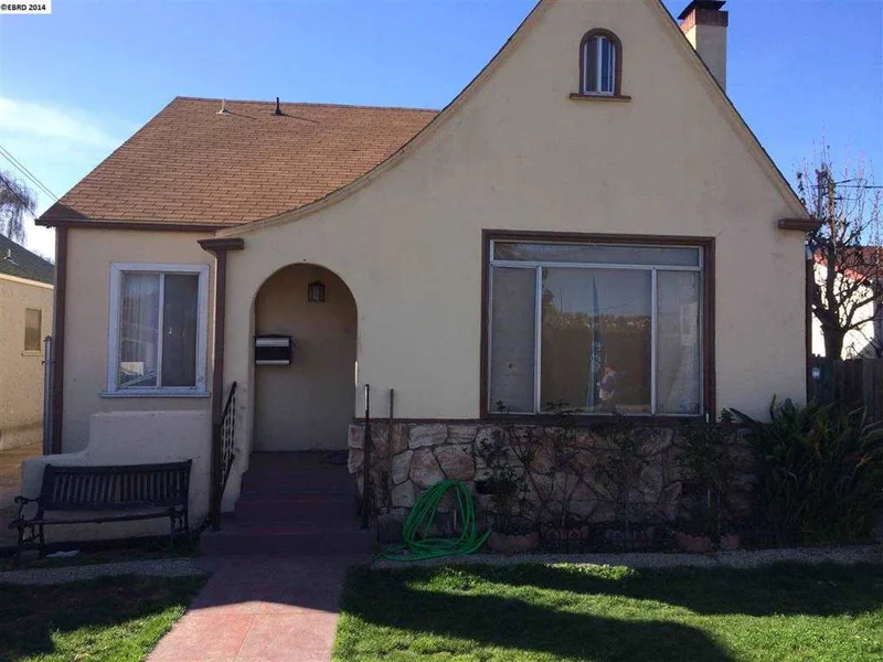 559 41st St, Richmond, CA 94805-1813