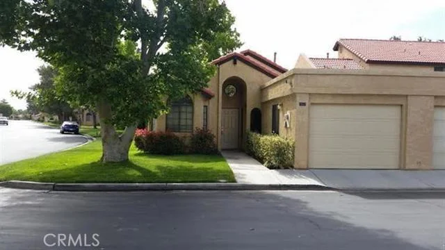 11685 Oak St, Apple Valley, CA 92308