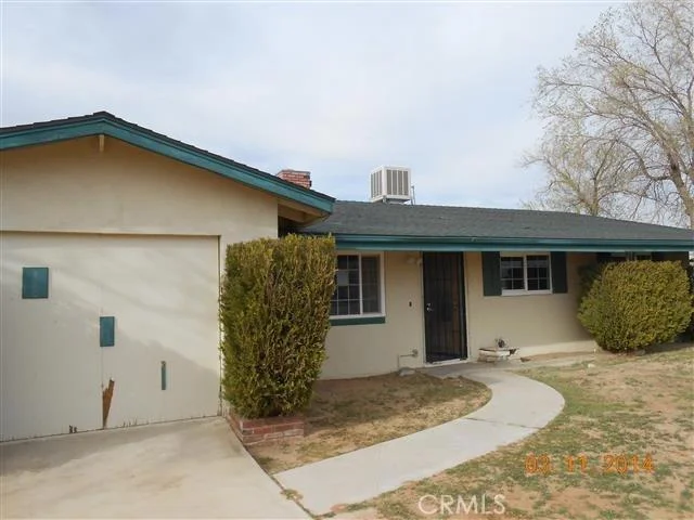 22868 Ottawa, Apple Valley, CA 92308