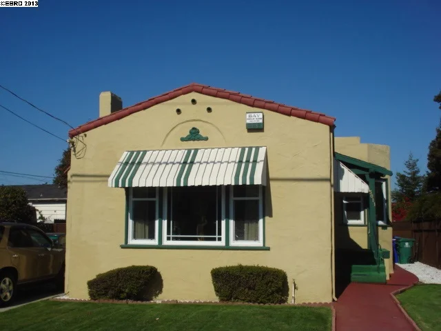 3011 Roosevelt Ave, Richmond, CA 94804-1543