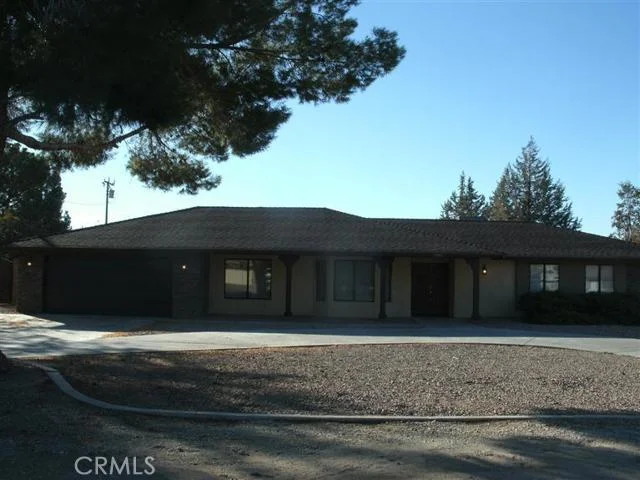 18995 Red Feather, Apple Valley, CA 92307