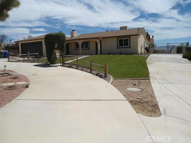 11821 Savage, Apple Valley, CA 92308