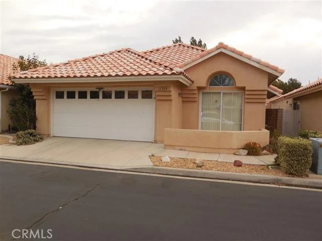 11569 Mountain Meadow Dr, Apple Valley, CA 92308