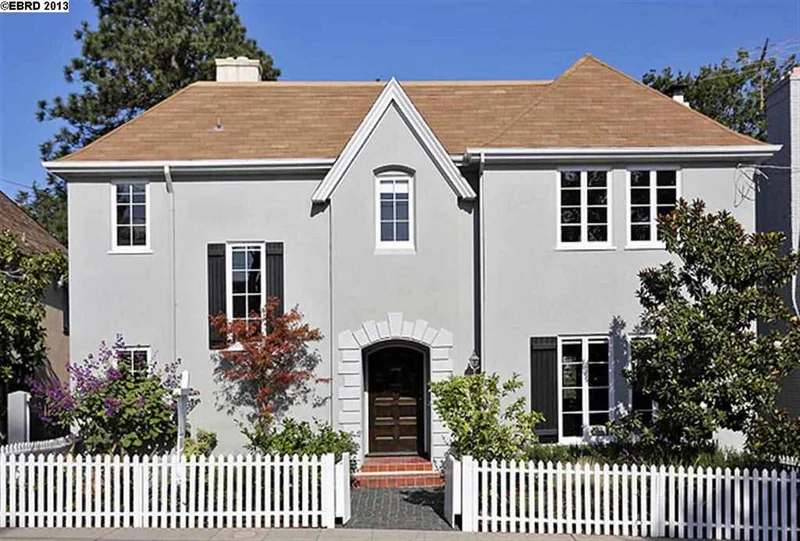 858 Carlston Ave, Oakland, CA 94610-1733