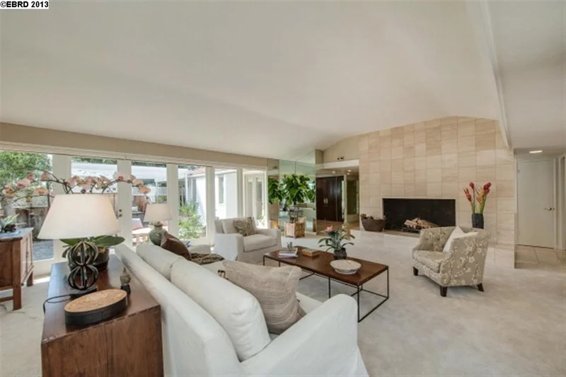 5560 Country Club Dr, Oakland, CA 94618-1714