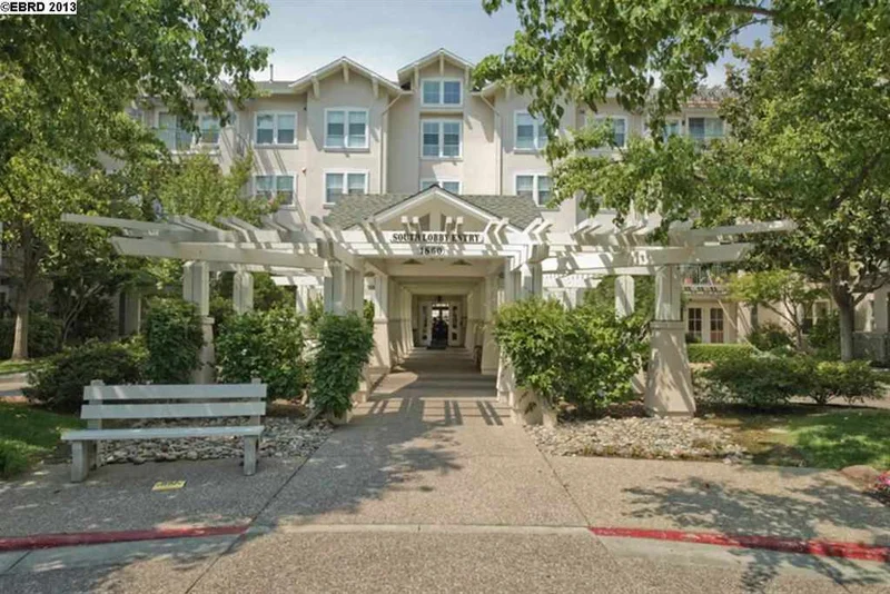 1860 Tice Creek Dr #1421, Walnut Creek, CA 94595-2400