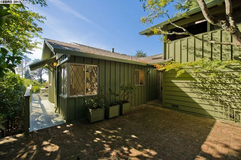 6235 Melville Dr, Oakland, CA 94611-1726