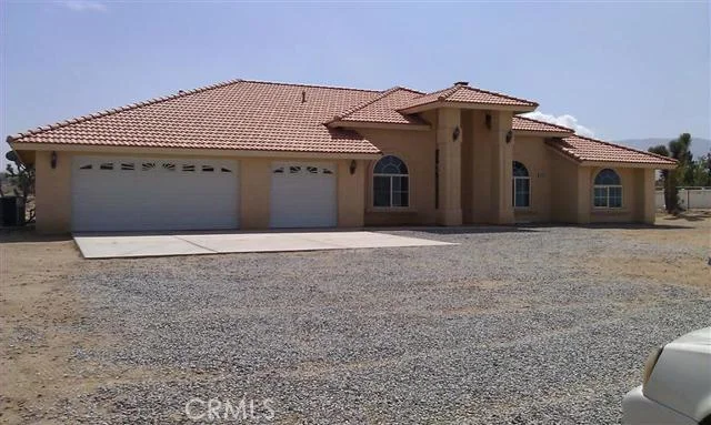 6177 Goss #A & B, Phelan, CA 92371