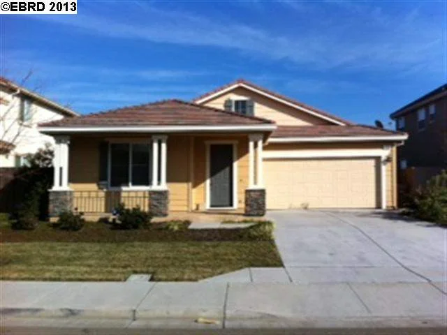 52 Puffin Cir, Oakley, CA 94561