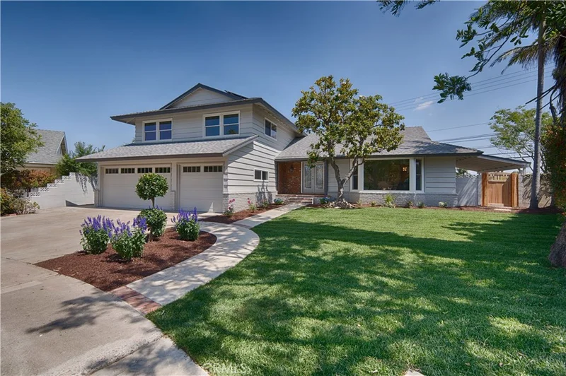 881 Fairmont, Orange, CA 92869