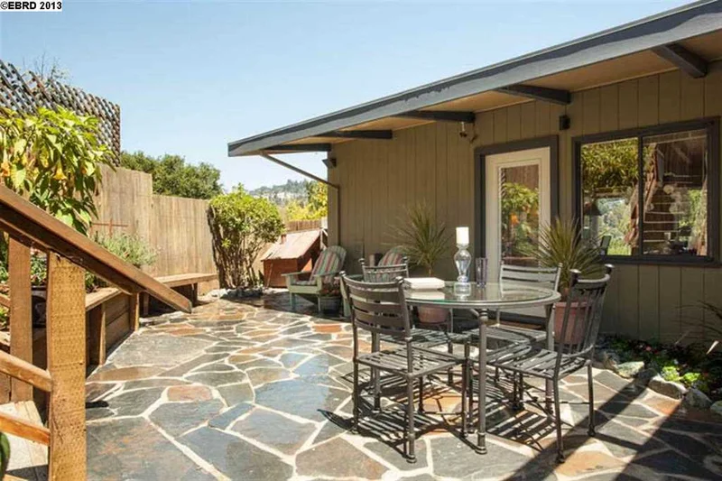 5523 Estates Dr, Oakland, CA 94618-2723
