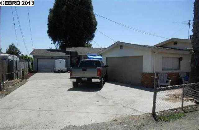 2761 13th St, San Pablo, CA 94806-2315