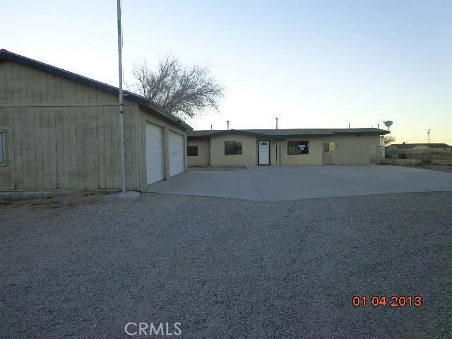 10372 6th, Hesperia, CA 92345