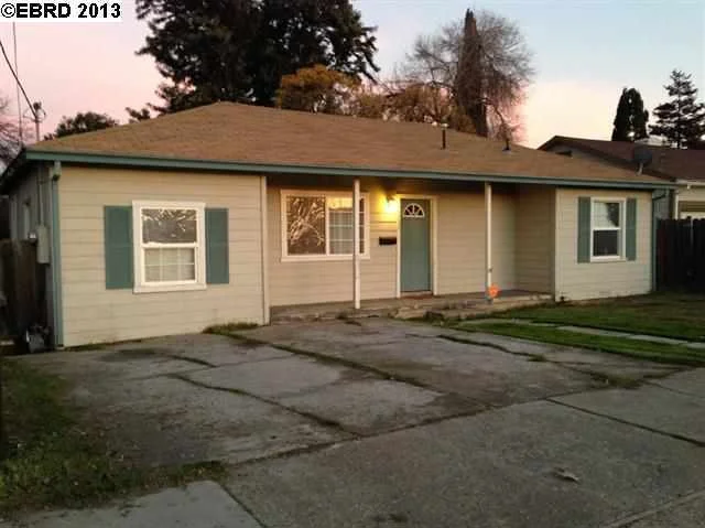 1133 L St, Antioch, CA 94509-1402
