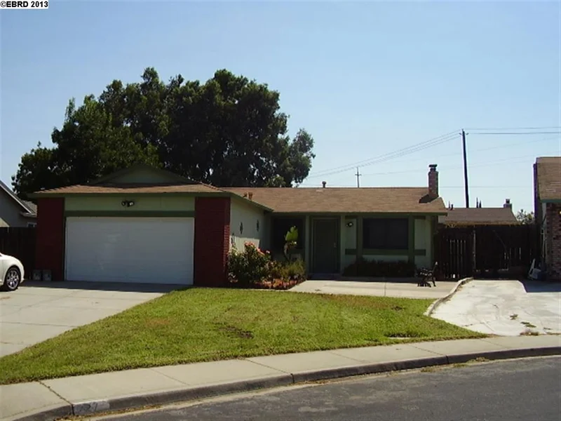 27 Mori Ct, Oakley, CA 94561-2123