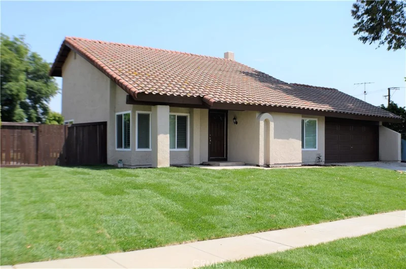 125 Coral Tree, Rialto, CA 92377