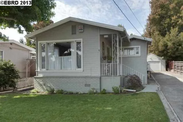7917 Winthrope St, Oakland, CA 94605-3654