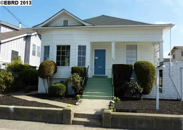 464 48th St, Oakland, CA 94609-2132