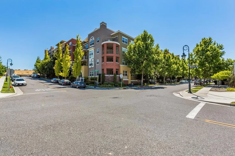 2988 Grassina #405, San Jose, CA 95136