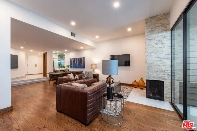 11808 Dorothy Street 107, Los Angeles, CA 90049