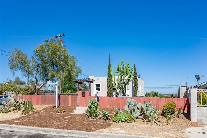 2745 46th, San Diego, CA 92105