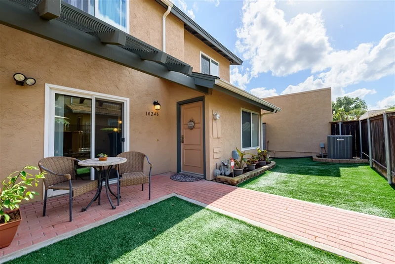 10246 Michala, Santee, CA 92071